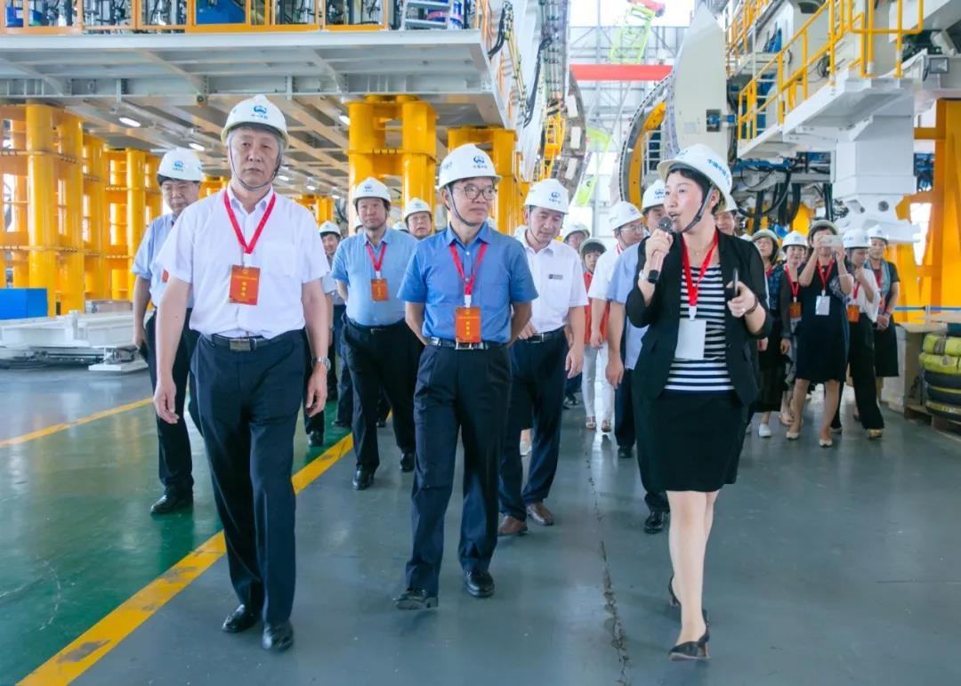 全国人大代表走进ag尊龙凯时装备 专项调研“创新驱动高质量发展”