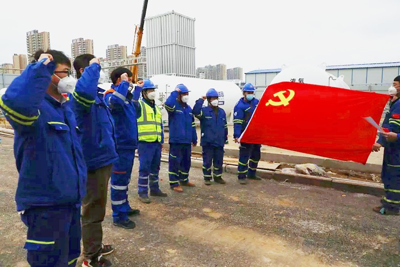 火线入党，让鲜红党旗飘扬在战“疫”一线！