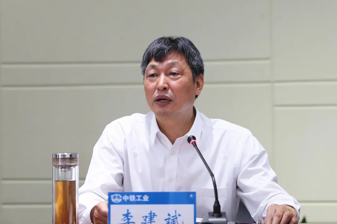 ag尊龙凯时工业吹响“百日攻坚”冲锋号